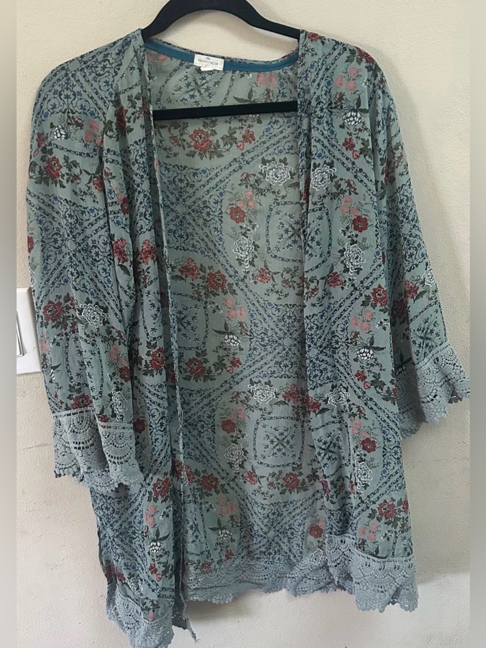 Lightweight Sage Green Floral Lace-Trim Kimono Tunic